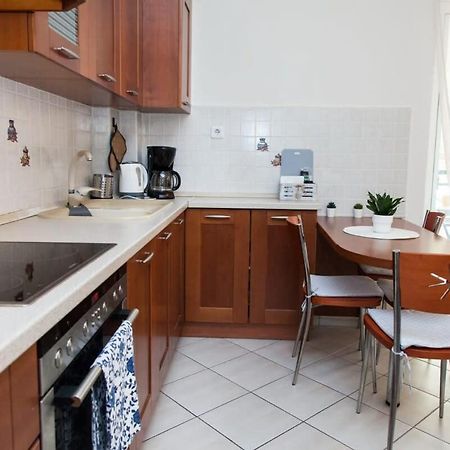 Lovely Apt In Peristeri 아테네 외부 사진