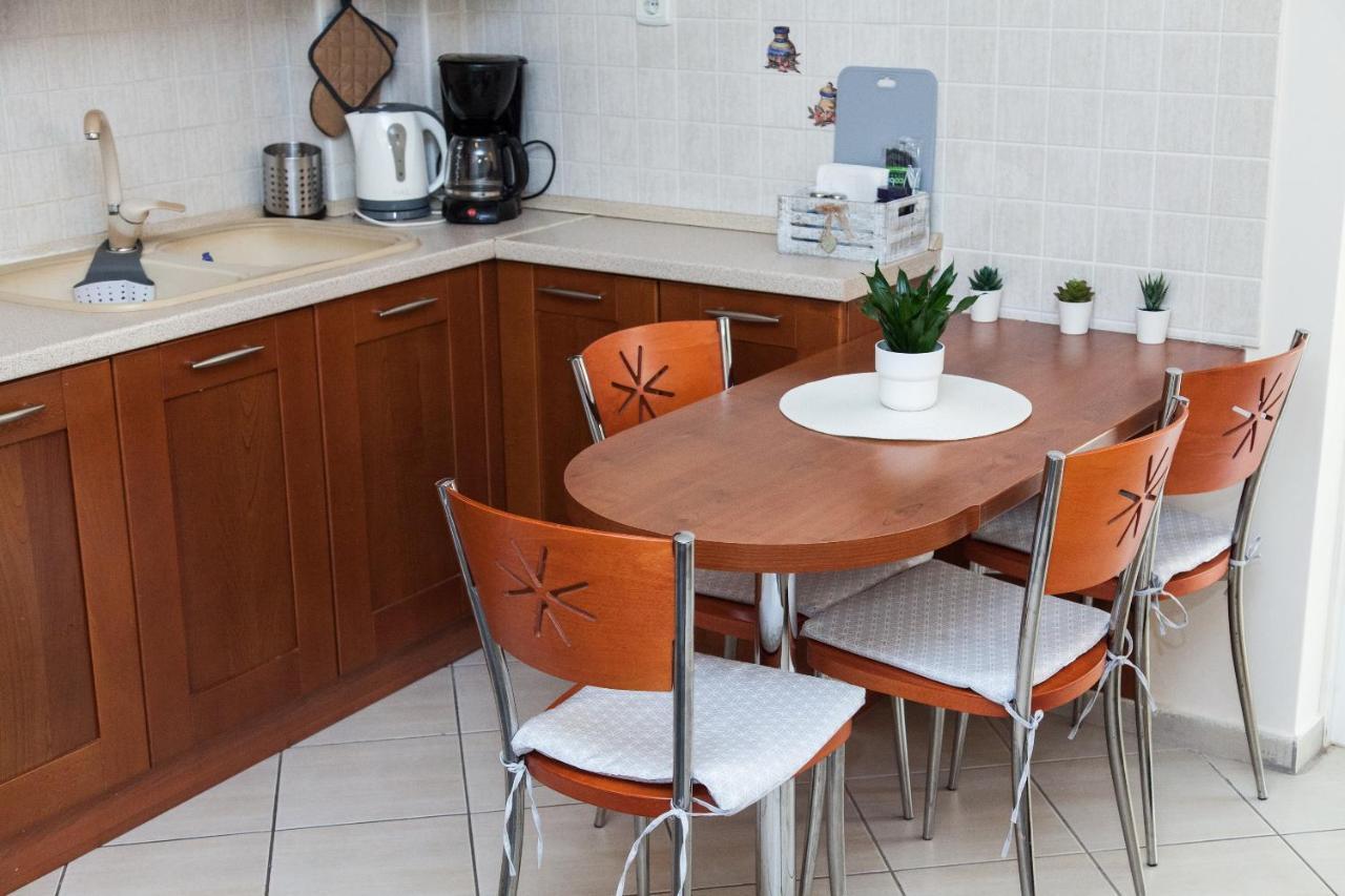 Lovely Apt In Peristeri 아테네 외부 사진