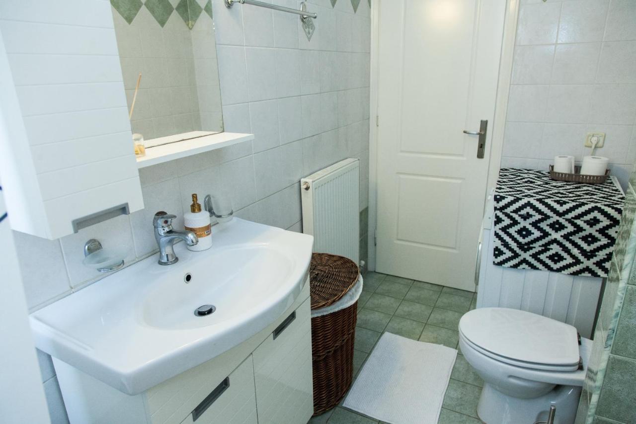 Lovely Apt In Peristeri 아테네 외부 사진