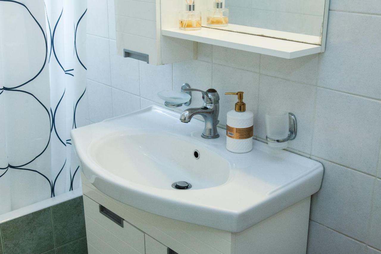 Lovely Apt In Peristeri 아테네 외부 사진