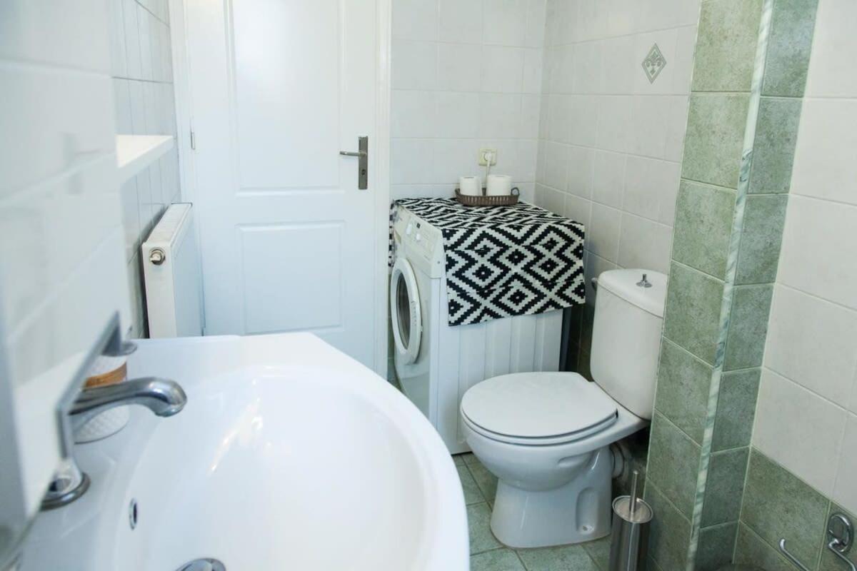 Lovely Apt In Peristeri 아테네 외부 사진