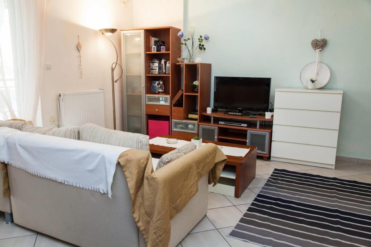 Lovely Apt In Peristeri 아테네 외부 사진