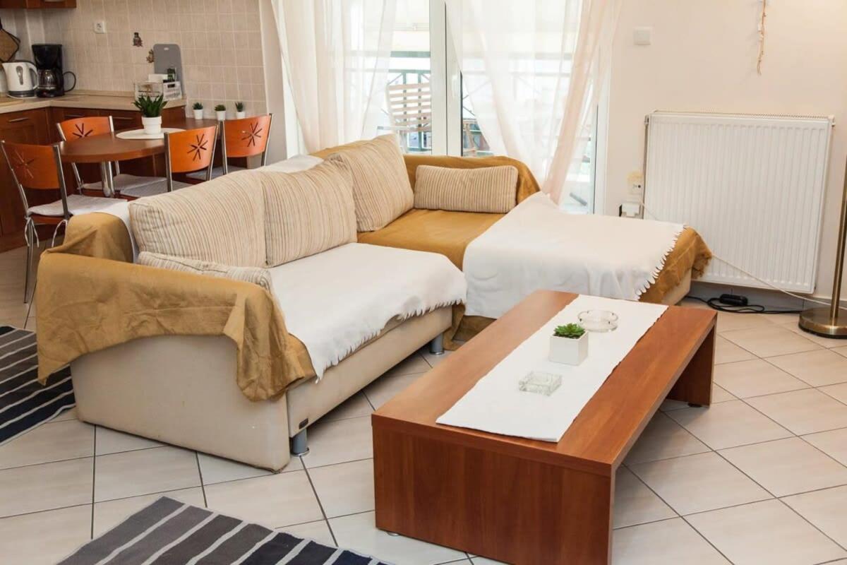 Lovely Apt In Peristeri 아테네 외부 사진