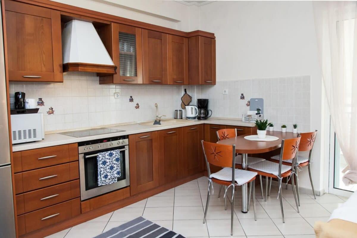Lovely Apt In Peristeri 아테네 외부 사진
